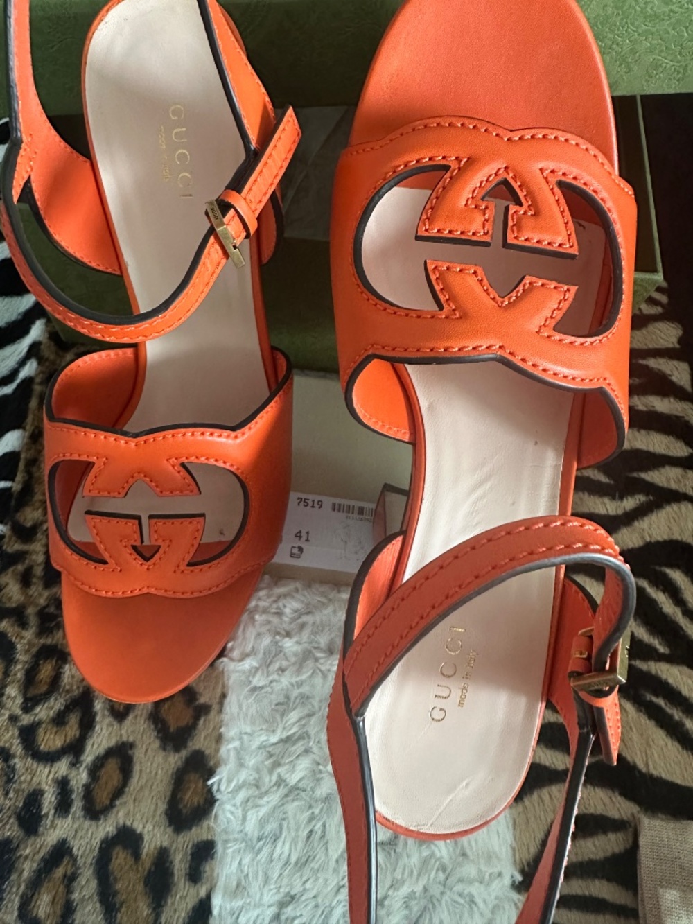 Gucci : Interlocking G Cutout Platform Sandals - Picture 4 of 10